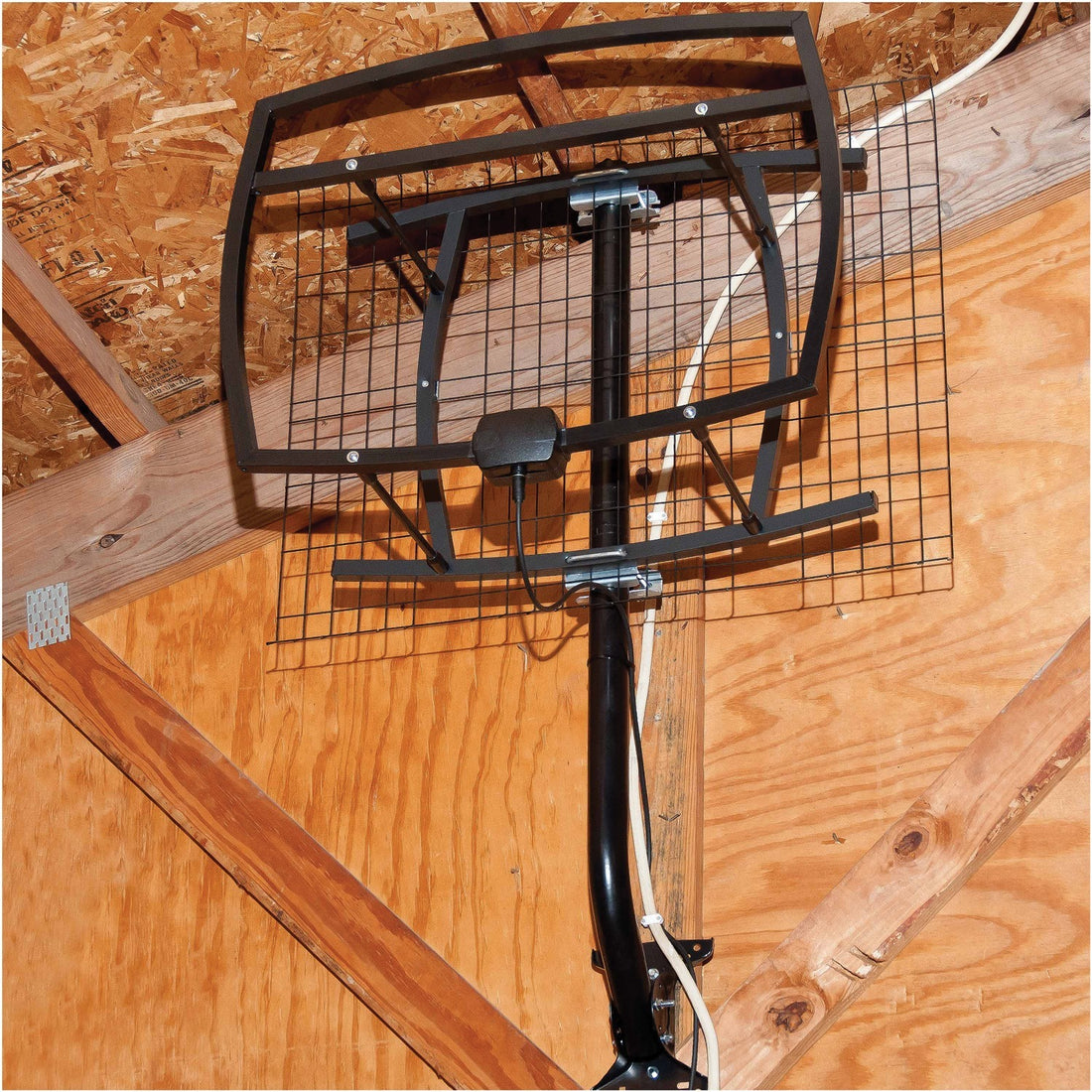 Antennas Direct C5 ClearStream 5 UHF/VHF Attic/Outdoor HDTV Antenna